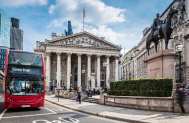 La Bolsa de Valores de Londres da un paso histórico al iniciar negociaciones con Bitcoin