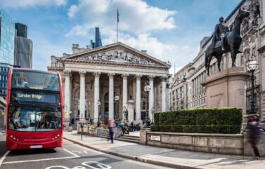 La Bolsa de Valores de Londres da un paso histórico al iniciar negociaciones con Bitcoin