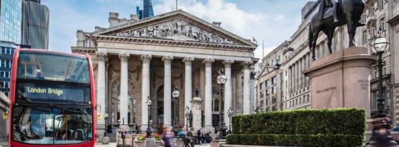 La Bolsa de Valores de Londres da un paso histórico al iniciar negociaciones con Bitcoin