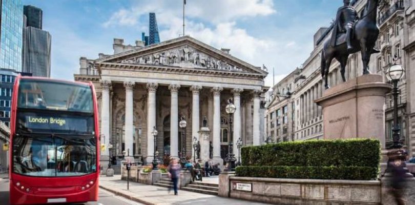 La Bolsa de Valores de Londres da un paso histórico al iniciar negociaciones con Bitcoin